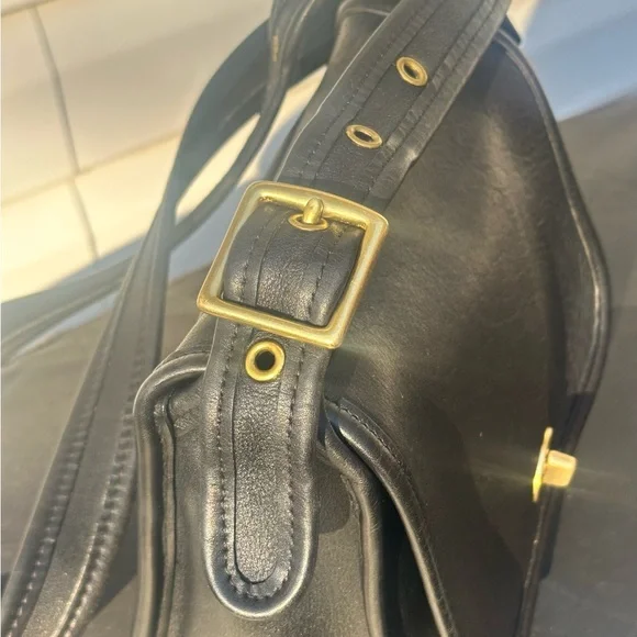 Vintage Coach legacy Small Flap - Picture 11 of 17